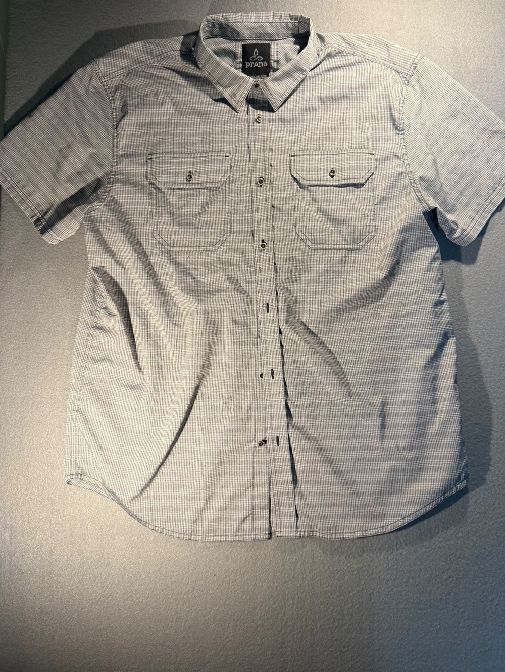 Prana Men's Short Sleeve Button-Up Shirt Size XL Gray Checkered